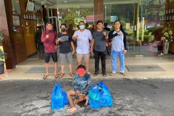 Polresta Padang tangkap seorang anak mencuri di toko seluler