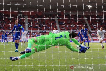 Southgate kesal Henderson gagal konversi penalti