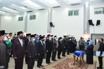 63 pejabat Dinas Tanaman Pangan dan Dinas Perkebunan dilantik