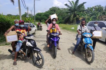 KBRI dan AOMI kirim logistik ke pekerja terdampak di Malaysia