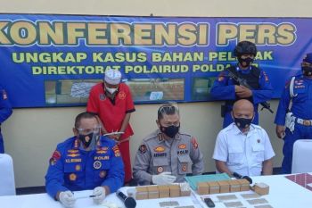 1.200 detonator bahan peledak diamankan Ditpolair Baharkam Polri dan Polda NTB