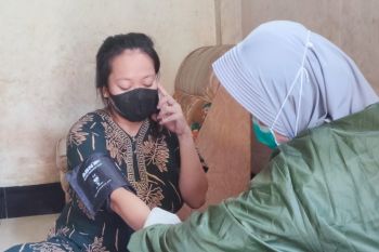 Tim PPKM Desa Kuripan memaksimalkan tracing