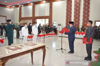 Gubernur Sulteng  lantik Bupati dan Wakil Bupati Banggai 2021-2024