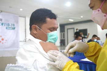 Dosen IAIN Kendari jalani vaksinasi tahap II