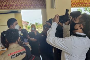 Bupati Kuansing minta kemitraan dengan wartawan lebih optimal