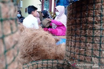 Dari serabut kelapa, pemuda ini angkat perekonomian lingkungannya