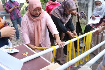 BI hadirkan Wignyo Rahadi latih kompetensi perajin tenun Minang