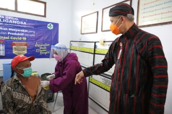 Ganjar cek percepatan vaksinasi di Tegal &amp; Brebes