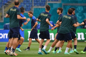 Dominasi bola Italia lawan disiplin bertahan Turki