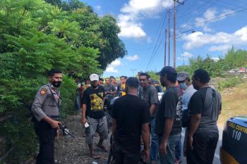 Nyaris diamuk massa, Polres Sumbawa amankan terduga pencurian ayam