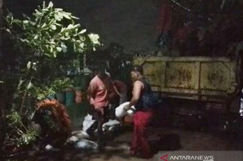 PUPR Provinsi Banten dan DPU Tangsel cek longsor di Kali Ciputat
