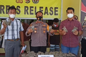 Empat pengedar beserta 38 paket ganja diamankan di Keerom