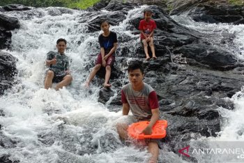 Air Terjun Curug Tomo, Pilihan Wisata Keluarga di Desa Ramea Kecamatan Mandalawangi Kabupaten Pandeglang