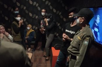Polres OKU gelar razia pembatasan operasional tempat hiburan malam