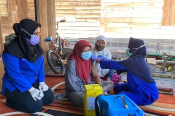 Palangka Raya sasar warga pinggiran vaksinasi COVID-19