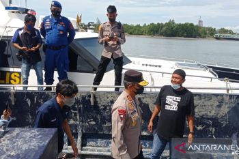 Polda Babel masih buru nakhoda kapal tanpa identitas