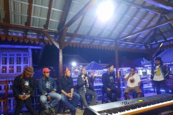 Seniman Palembang gelorakan semangat "Big Bang"