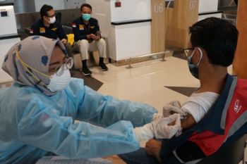 Pengelola Juanda selesaikan vaksinasi COVID-19 bagi komunitas bandara