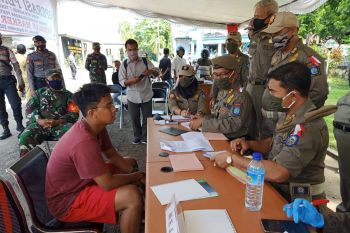 Pemkot Mataram mengingatkan masyarakat tidak abai terapkan prokes COVID-19