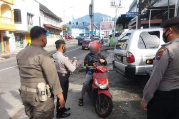 Tak bermasker, 12 warga terjaring razia di Padang Panjang