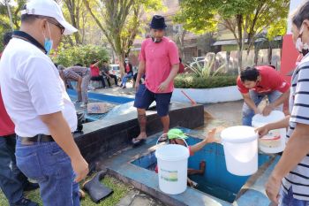 DLH Manado bersih-bersih TKB Alex Kawilarang