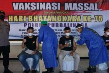 Polres Purbalingga gelar vaksinasi massal cegah Covid-19