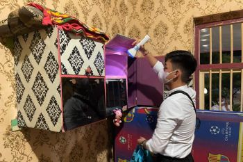 Petugas Lapas Rajabasa temukan ponsel dan gunting saat razia blok warga binaan