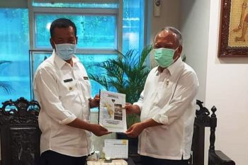 Bupati Pesisir Selatan sampaikan rencana penanganan banjir Sungai Batang Tapan ke Menteri PU
