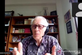 Budayawan: Jangan suruh masyarakat pilih  Pancasila atau agama