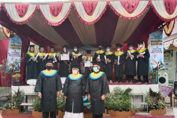 Lulusan SD IUT Miftahul Huda Padang hafal Al Quran lima juz