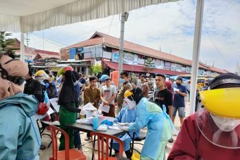 Tiga orang dinyatakan positif dari 162 pelanggar prokes yang dites swab di Bukittinggi