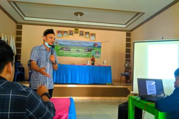 Reses, anggota Dewan putar film dokumenter konservasi