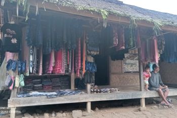 Perajin busana Badui kewalahan layani permintaan pasar