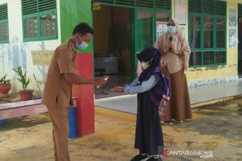 Diknas Sinjai : Ujicoba PTM melatih murid disiplin protokol kesehatan