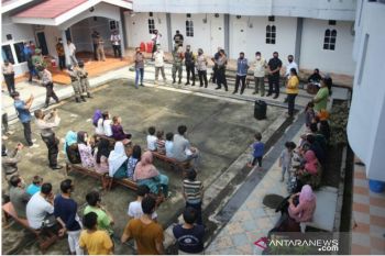 Diskes Pekanbaru temukan 12 imigran positif COVID-19