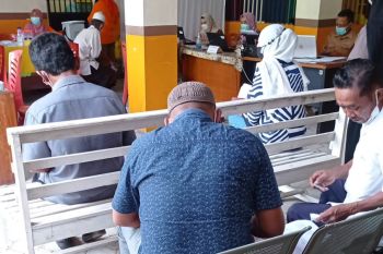 80 warga lanjut usia terima vaksinasi pencegahan penularan COVID-19