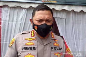 Tetap buka saat PPKM Darurat, aparat segel Plaza Kenari Mas