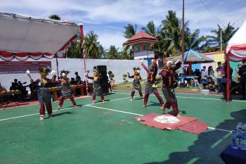 Untuk ini, sejumlah komunitas seniman di Sumbar masuk ke Lapas Pariaman