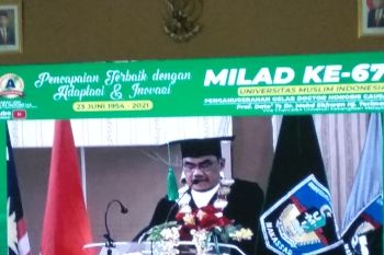 Rektor UKM Malaysia dianugerahi Doktor Honoris Causa oleh UMI Makassar