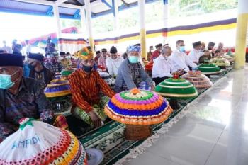 Bupati Arusani apresiasi Desa Bola konsisten melastarikan peninggalan leluhur
