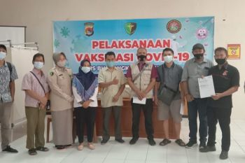 Sambut Hari Bhayangkara ke-75, 26 jurnalis divaksin