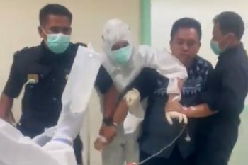 Pasien COVID-19 serang petugas medis di rumah sakit