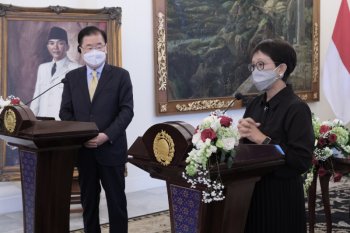 Menlu RI dan Korea Selatan tegaskan peningkatan kerja sama penanggulangan COVID-19
