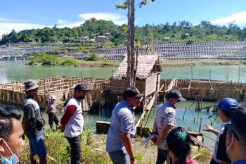 PN Poso  gelar sidang lapangan selesaikan ganti rugi pemilik karamba