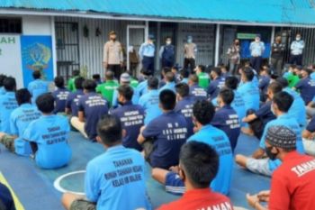 Polisi razia rutan Majene cegah peredaran narkoba