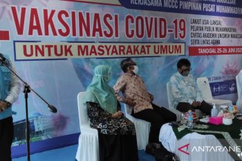 Kadis Kesehatan Sulsel pantau vaksinasi COVID-19 di RS Unismuh Makassar