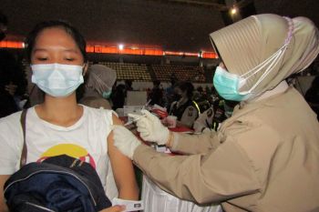 Mahasiswa Unila sambut baik vaksinasi massal COVID-19
