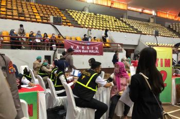Polda Lampung gelar vaksinasi massal sambut HUT ke-75 Bhayangkara