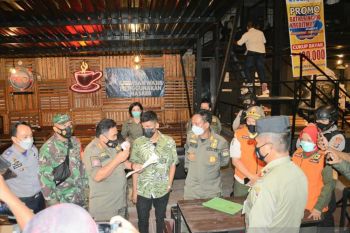 Cafe di Palu didenda Rp2 juta karena buka di atas pukul 21.00 Wita