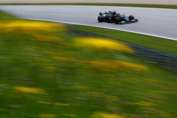 Hamilton kalahkan Verstappen di sesi latihan  final GP Styria